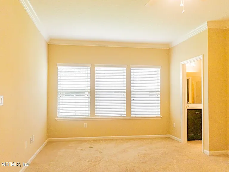 10104 Bedford Lakes Ct — Photo 7