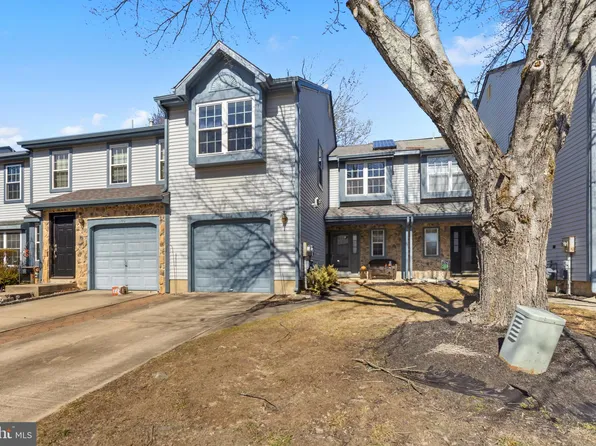 178 Kettlebrook Dr, Mount Laurel, NJ 08054
