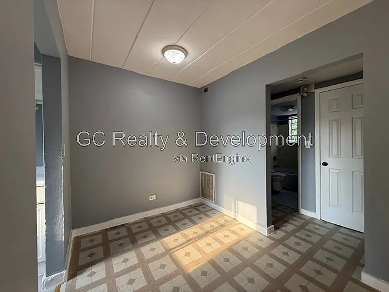 328 Wilson Ave #A — Photo 4