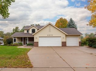 2615 Pine Ridge Blvd, Red Wing, MN 55066