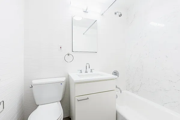 Rented by A&E Real Estate Management | media 17