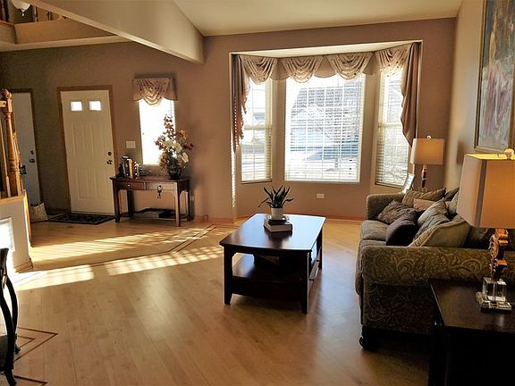 5th image of 301 Austin Dr