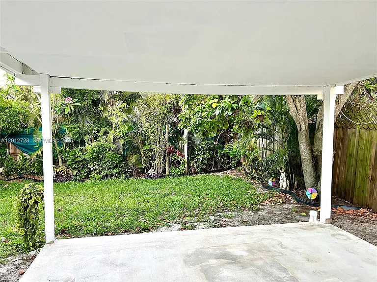 5300 NW 1st Ave — Photo 26