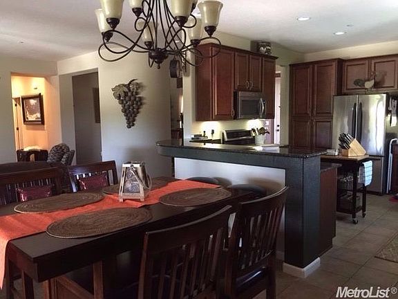 5th image of 500 Castle Oaks Dr