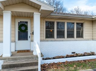 2023 S Prairie Ln, Springfield, MO 65804