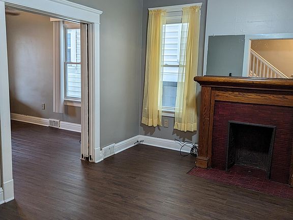 2nd image of 906 Maplewood Ave