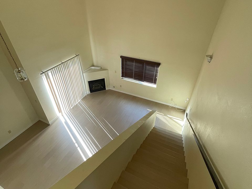 1st image of 3821 Mentone Ave APT 303