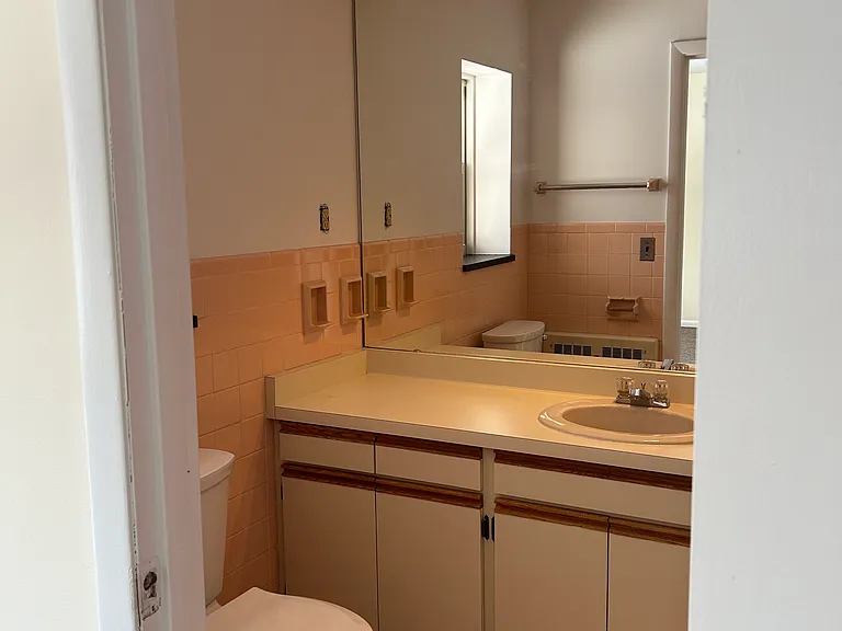 2411 East Ave #5 — Photo 24