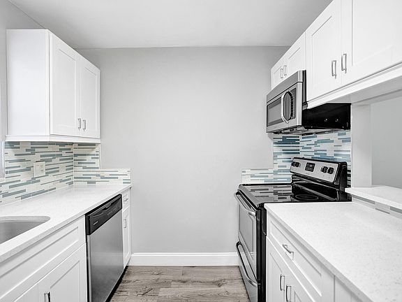 3rd image of 11441 NW 39th Court #120-3
