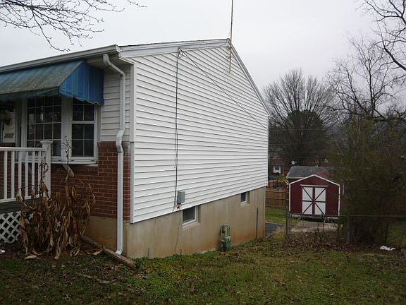 3rd image of 5427 Mayfield St