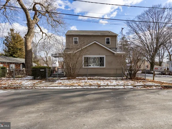 11 Kern Ave, Ewing, NJ 08638