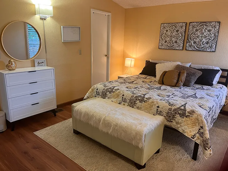 Elizabeth Dr — Photo 9