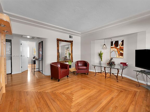 3rd image of 6911 Bay Dr #2