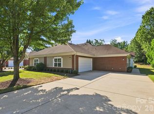 3225 Abbey Walk Ln, Matthews, NC 28105