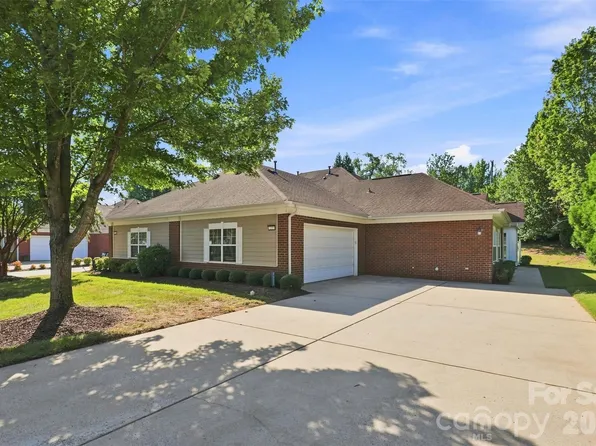 3225 Abbey Walk Ln, Matthews, NC 28105