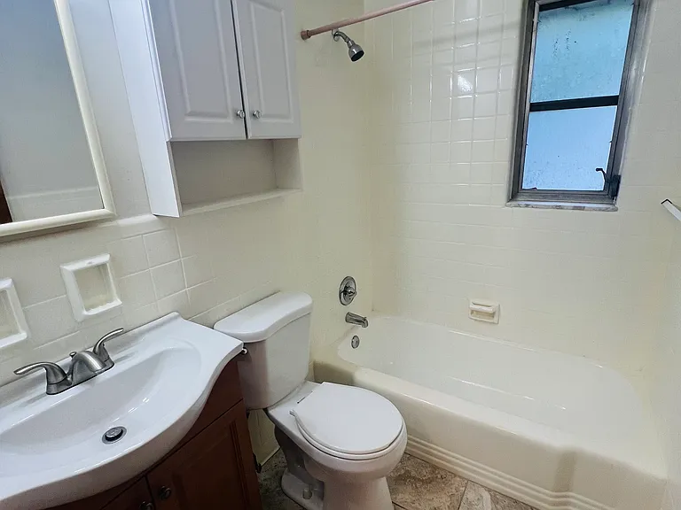 225-227 Jefferson Rd — Photo 10