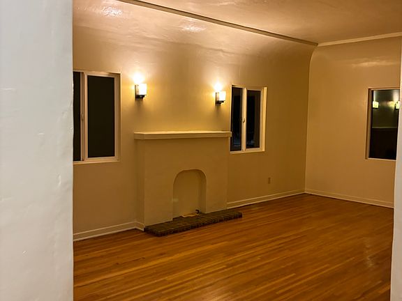 3rd image of 420 S Maple Dr #420