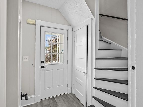 5th image of 23 Hartford St