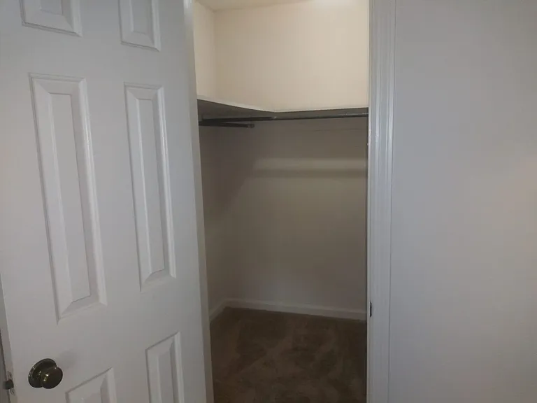 Tusculum Square Apartments and Townhomes — Photo 17