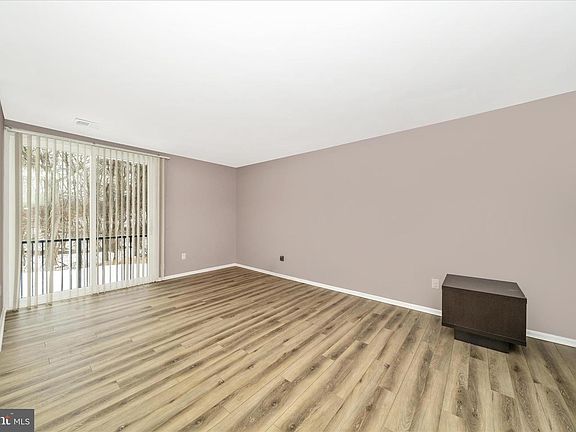 4th image of 10234 Prince Pl #17-102