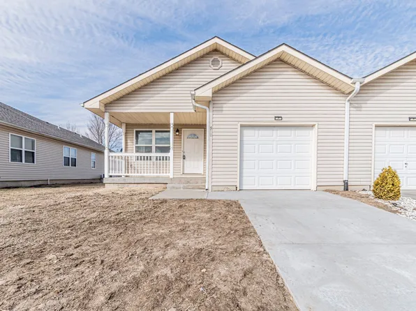 910 Whitetail Ct, Junction City, KS 66441