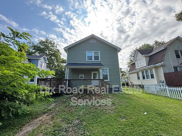 11169 Maple St — Photo 4