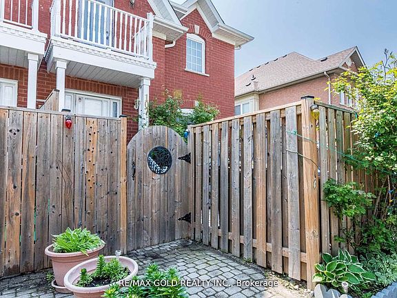 4th image of 107 Clover Bloom Rd