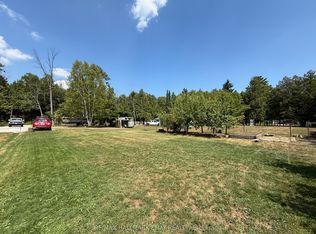 1047B Larch St, Innisfil, ON L0L 1W0