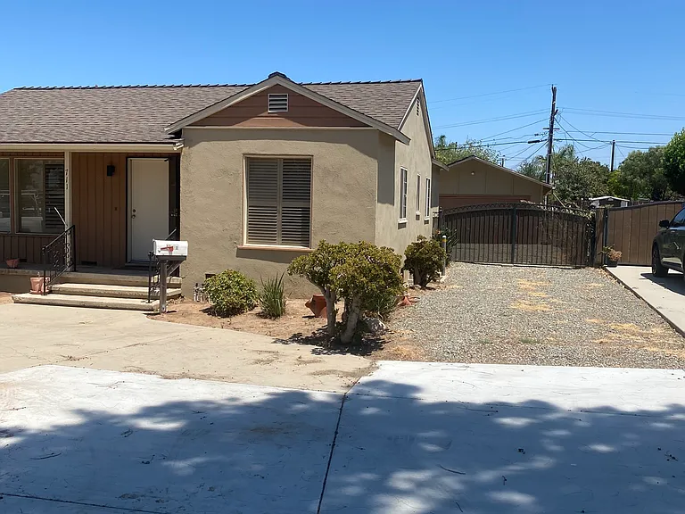 711 Paseo Grande — Photo 2