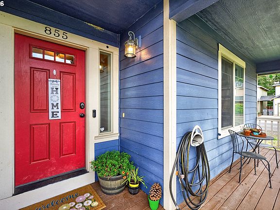 5th image of 855 NE Yamhill St