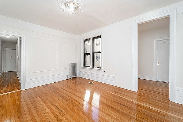 1st image of 30-86 32nd St #28
