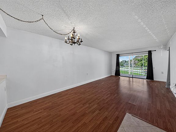4th image of 1101 Bahama Bend #H2