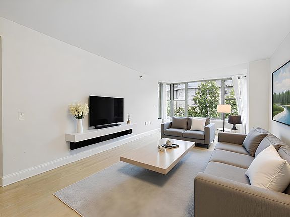2nd image of 10 Regent St APT 308