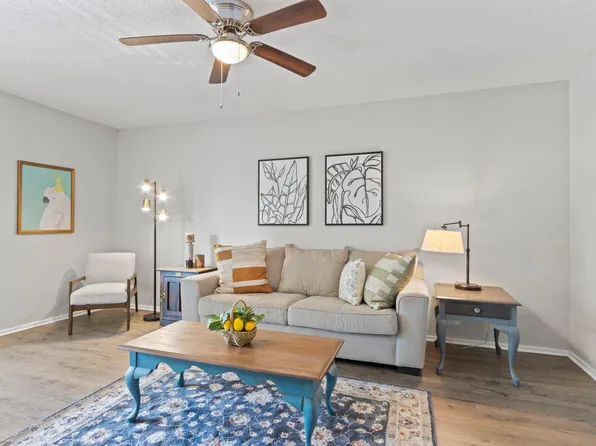 311 W Earle St #34B, Greenville, SC 29609