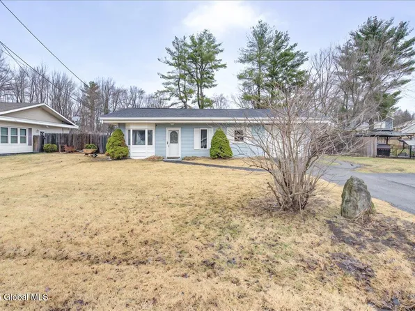 3 Memory Lane, Colonie, NY 12304