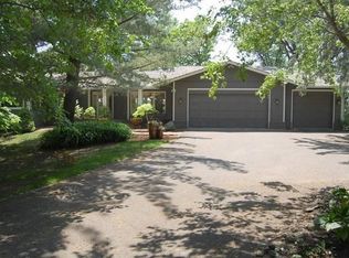 22 Duck Pass Rd, North Oaks, MN 55127
