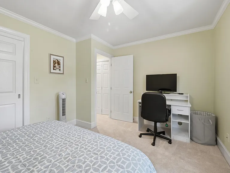 7514 Wellesley Park S — Photo 35
