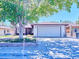 915 W Coral Ave, Ridgecrest, CA 93555