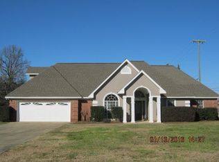 22 Meadows Ct, West Point, MS 39773