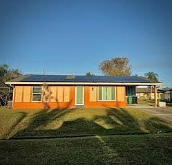 1st image of 423 SE Asbury Lane