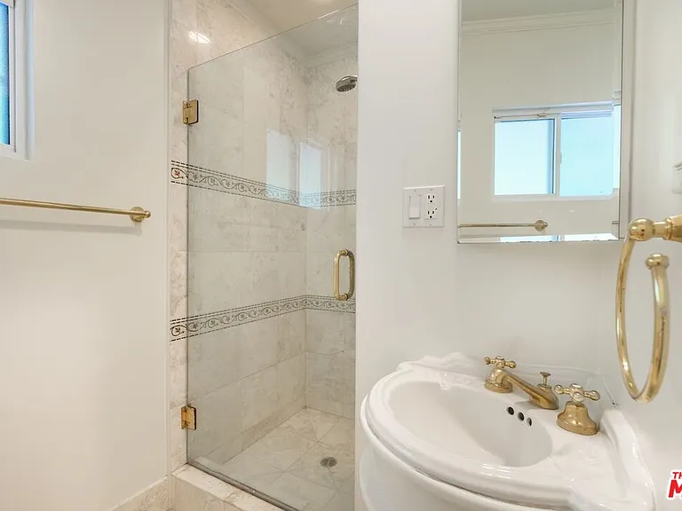4645 Petit Ave — Photo 16