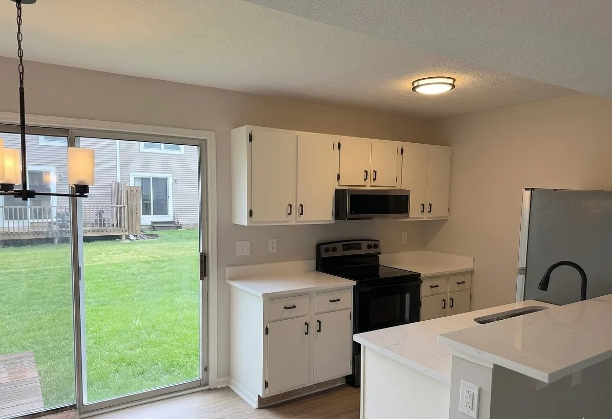 2 bed, 1200 sqft, $1,950 — Photo 3