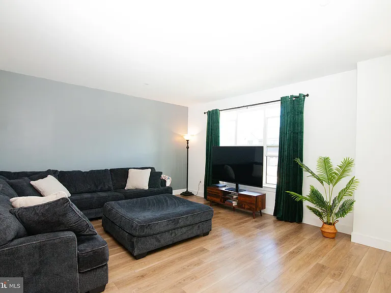313 Estate Dr — Photo 28