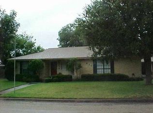411 N Rosalee St, Henrietta, TX 76365