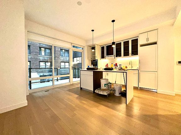 5th image of 115 E 55th St APT 3D
