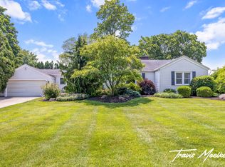 7899 Cottonwood Dr, Jenison, MI 49428