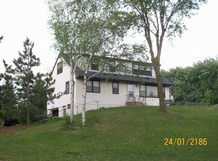 1714 Edgemont St N, Maplewood, MN 55117