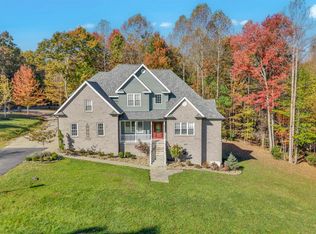 18 Deer View Ct, Fayetteville, WV 25840