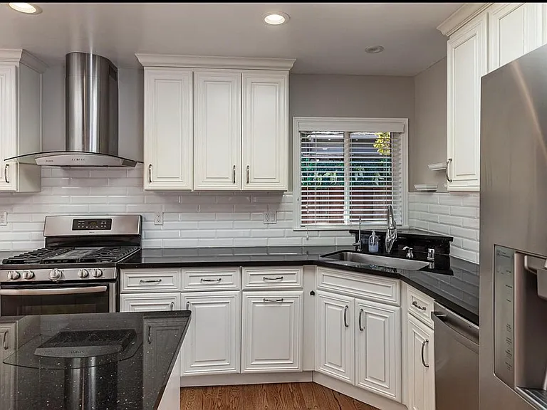 506 E Capistrano Way — Photo 14
