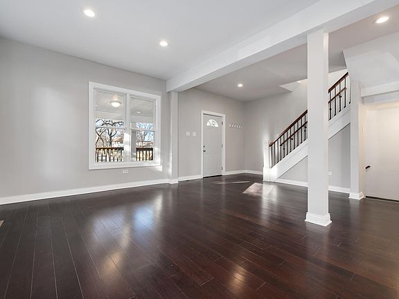 3rd image of 742 N Lombard Ave
